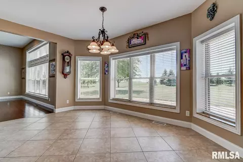 380 Bourbon St, Springfield, IL 62707 photo 11