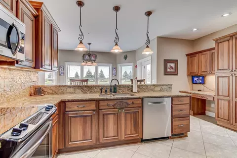 380 Bourbon St, Springfield, IL 62707 photo 8