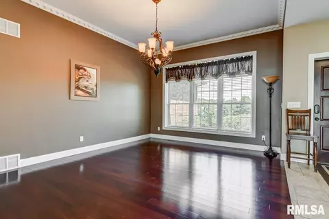 380 Bourbon St, Springfield, IL 62707 photo 14