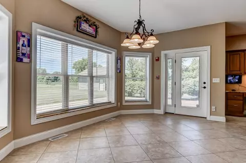 380 Bourbon St, Springfield, IL 62707 photo 13
