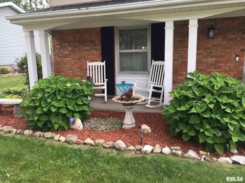 61 Greencastle Cir, Springfield, IL 62712 photo 2