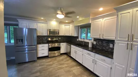 3401 St Francis Dr, Springfield, IL 62703 photo 5