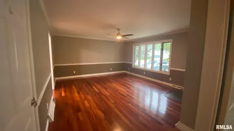 3401 St Francis Dr, Springfield, IL 62703 photo 2