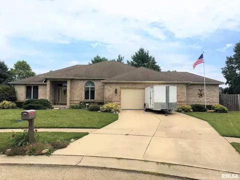 1027 Monarch Dr, Chatham, IL 62629 photo 2