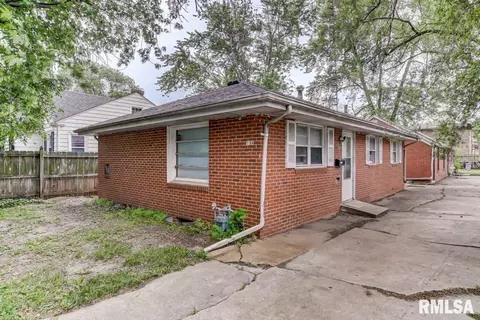 1104 W Iles Ave, Springfield, IL 62704 photo 1