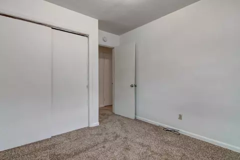 1104 W Iles Ave, Springfield, IL 62704 photo 14