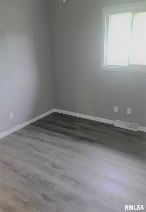 2528 Somerton Rd, Springfield, IL 62702 photo 9
