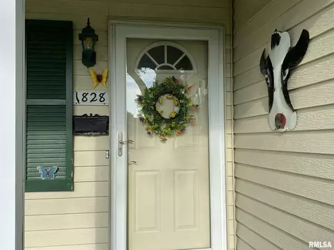 1828 N Wolfe St, Springfield, IL 62702 photo 3