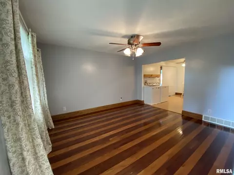 1828 N Wolfe St, Springfield, IL 62702 photo 5