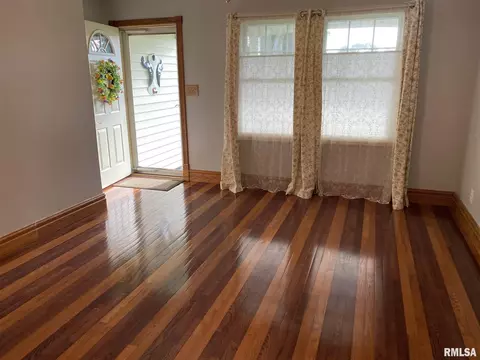 1828 N Wolfe St, Springfield, IL 62702 photo 4