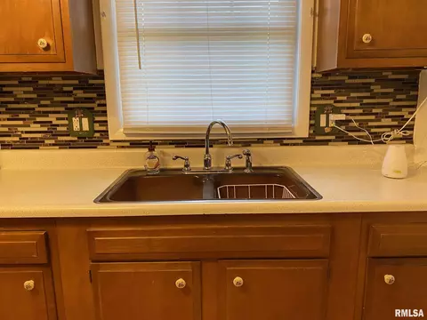 1828 N Wolfe St, Springfield, IL 62702 photo 9