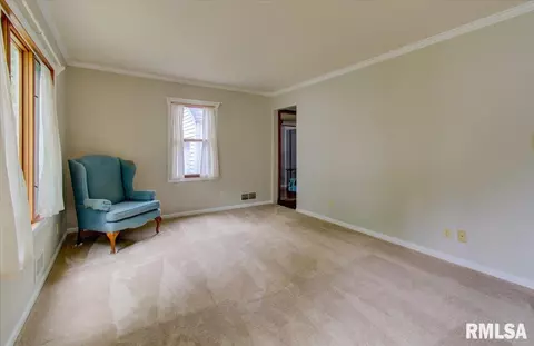 11 Owens Ln, Springfield, IL 62704 photo 2