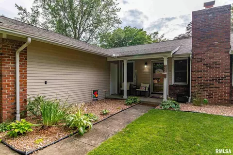 233 Glasgow Dr, Springfield, IL 62702 photo 3