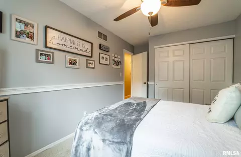 233 Glasgow Dr, Springfield, IL 62702 photo 11