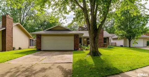 233 Glasgow Dr, Springfield, IL 62702 photo 2