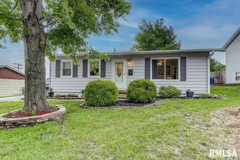 1418 Johnson Ln, Springfield, IL 62702 photo 1