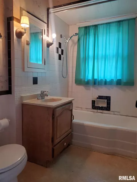 1516 W Washington St, Springfield, IL 62704 photo 9