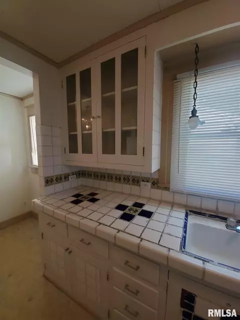 1516 W Washington St, Springfield, IL 62704 photo 5