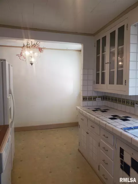 1516 W Washington St, Springfield, IL 62704 photo 6