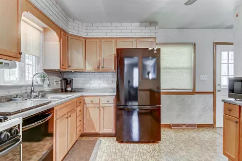 2260 Watch Ave, Springfield, IL 62702 photo 13