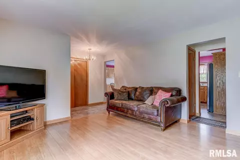 3131 Enos Ave, Springfield, IL 62702 photo 4