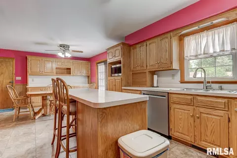 3131 Enos Ave, Springfield, IL 62702 photo 9