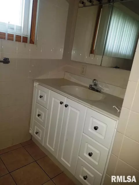 1122 W Carroll St, Macomb, IL 61455 photo 7