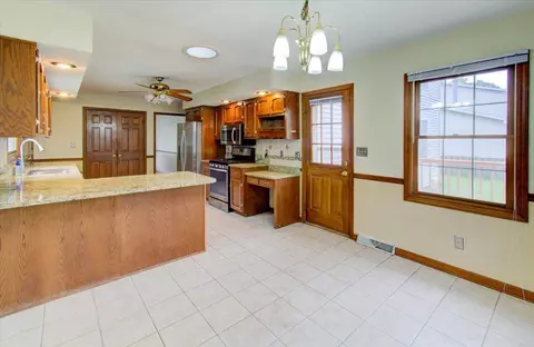 1613 Windycrest Dr, Springfield, IL 62704 photo 16