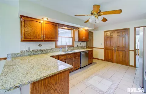 1613 Windycrest Dr, Springfield, IL 62704 photo 14
