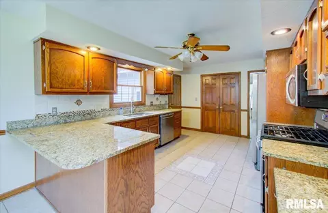 1613 Windycrest Dr, Springfield, IL 62704 photo 13