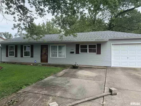 1904 Holly Dr, Springfield, IL 62703 photo 1