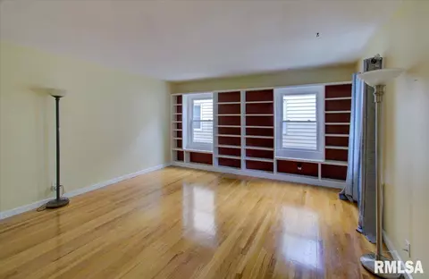 2436 S State St, Springfield, IL 62704 photo 3