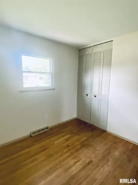 2609 Sherborn Rd, Springfield, IL 62702 photo 9