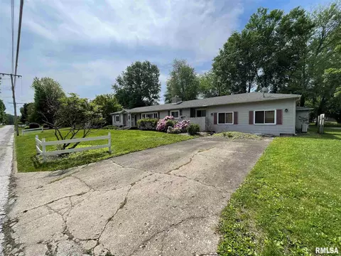 615 E Franklin St, Macomb, IL 61455 photo 2