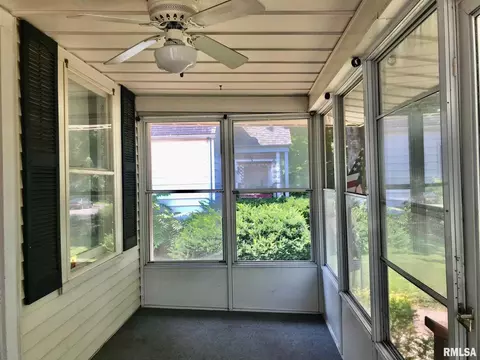 2512 S 9th St, Springfield, IL 62703 photo 2
