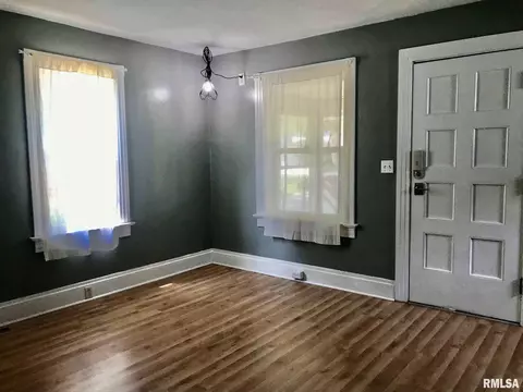 2512 S 9th St, Springfield, IL 62703 photo 4
