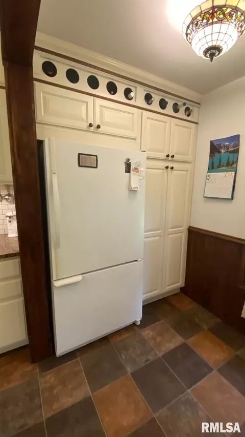 433 Walnut St, Dawson, IL 62520 photo 11