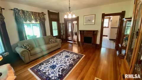 433 Walnut St, Dawson, IL 62520 photo 5