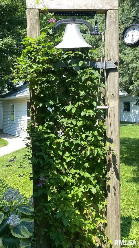433 Walnut St, Dawson, IL 62520 photo 39