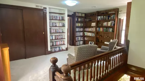 433 Walnut St, Dawson, IL 62520 photo 21