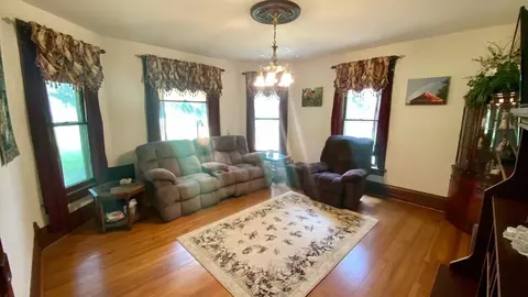 433 Walnut St, Dawson, IL 62520 photo 7
