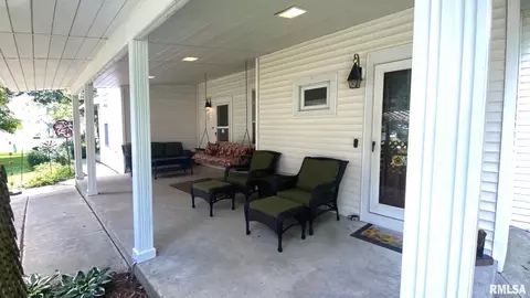 433 Walnut St, Dawson, IL 62520 photo 31