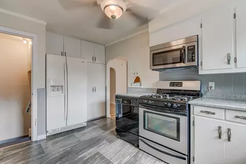 3136 E Division St, Springfield, IL 62702 photo 9