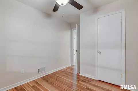 3136 E Division St, Springfield, IL 62702 photo 23