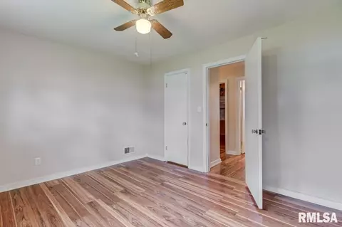 3136 E Division St, Springfield, IL 62702 photo 17