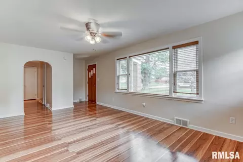 3136 E Division St, Springfield, IL 62702 photo 5