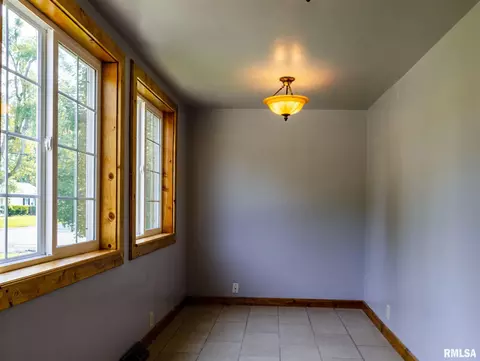 2176 E Converse Ave, Springfield, IL 62702 photo 3