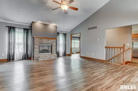 2415 Hampton Dr, Chatham, IL 62629 photo 2