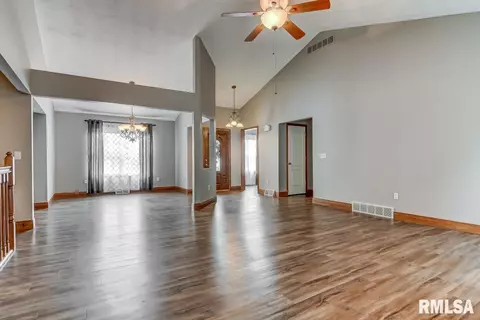 2415 Hampton Dr, Chatham, IL 62629 photo 4