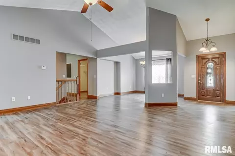 2415 Hampton Dr, Chatham, IL 62629 photo 3